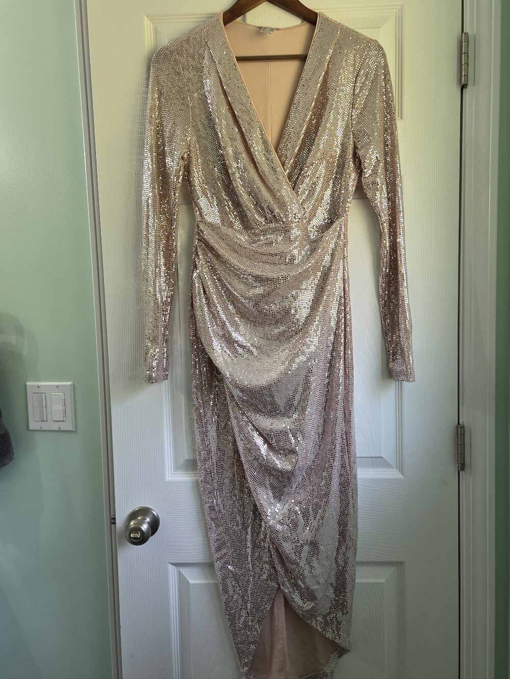 VENUS Rose Gold Sequin NYE Homecoming Wrap Dress S